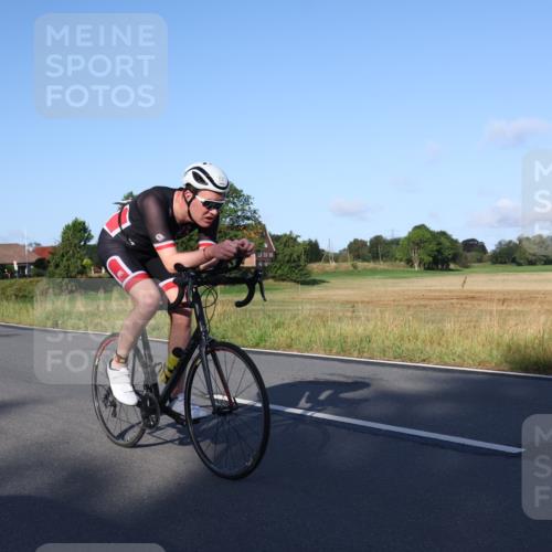 25.08.2024 - Elbe Triathlon Hamburg Fuchs,  Jonas http://msf.ph/oto/6845500 25.08.2024 09:06:39 Radfahren 40, 62, 172 meine-sportfotos.de