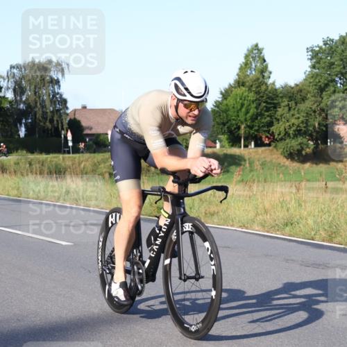 25.08.2024 - Elbe Triathlon Hamburg Fuchs,  Jonas http://msf.ph/oto/6846085 25.08.2024 09:07:37 Radfahren 316, 99, 37 meine-sportfotos.de