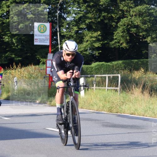 25.08.2024 - Elbe Triathlon Hamburg Fuchs,  Jonas http://msf.ph/oto/6846152 25.08.2024 09:07:45 Radfahren 37, 39, 89, 188, 197 meine-sportfotos.de