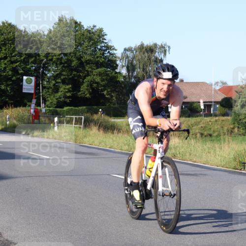 25.08.2024 - Elbe Triathlon Hamburg Fuchs,  Jonas http://msf.ph/oto/6846295 25.08.2024 09:07:57 Radfahren 197, 81, 294, 92, 169, 180, 311 meine-sportfotos.de