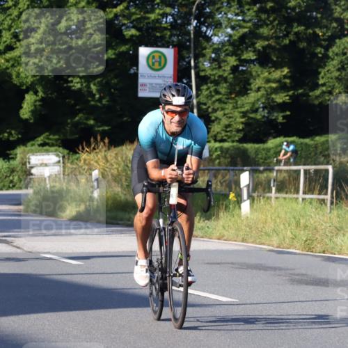 25.08.2024 - Elbe Triathlon Hamburg Fuchs,  Jonas http://msf.ph/oto/6846310 25.08.2024 09:08:01 Radfahren 294, 92, 169, 180, 311, 34 meine-sportfotos.de