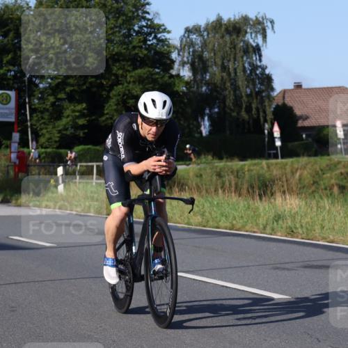 25.08.2024 - Elbe Triathlon Hamburg Fuchs,  Jonas http://msf.ph/oto/6846383 25.08.2024 09:08:06 Radfahren 169, 180, 311, 34, 167, 274 meine-sportfotos.de