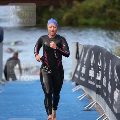 25.08.2024 - Elbe Triathlon Hamburg H.Heesch http://msf.ph/oto/6846415 25.08.2024 08:49:48 Schwimmen 108 meine-sportfotos.de