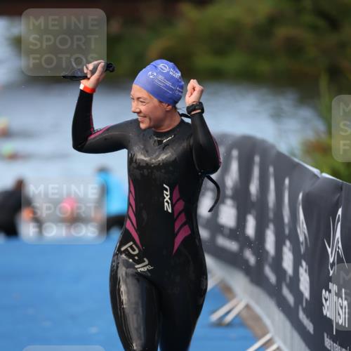 25.08.2024 - Elbe Triathlon Hamburg H.Heesch http://msf.ph/oto/6846494 25.08.2024 08:49:49 Schwimmen 108 meine-sportfotos.de
