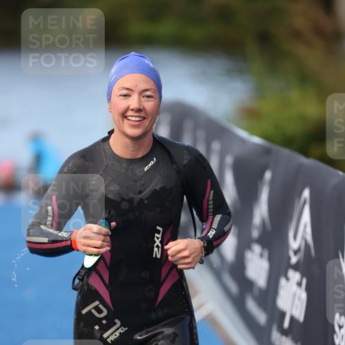 25.08.2024 - Elbe Triathlon Hamburg H.Heesch http://msf.ph/oto/6846585 25.08.2024 08:49:50 Schwimmen 108 meine-sportfotos.de