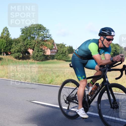 25.08.2024 - Elbe Triathlon Hamburg Fuchs,  Jonas http://msf.ph/oto/6846655 25.08.2024 09:08:21 Radfahren 275, 236, 42, 153, 120 meine-sportfotos.de