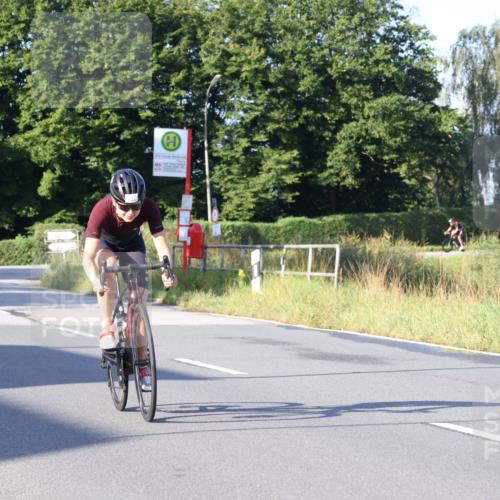 25.08.2024 - Elbe Triathlon Hamburg Fuchs,  Jonas http://msf.ph/oto/6846678 25.08.2024 09:08:25 Radfahren 42, 153, 120 meine-sportfotos.de