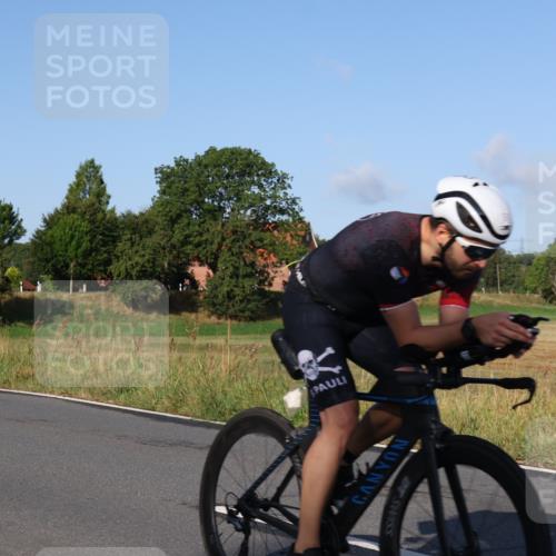 25.08.2024 - Elbe Triathlon Hamburg Fuchs,  Jonas http://msf.ph/oto/6846863 25.08.2024 09:08:45 Radfahren 75, 117, 91, 211, 205, 266, 179 meine-sportfotos.de