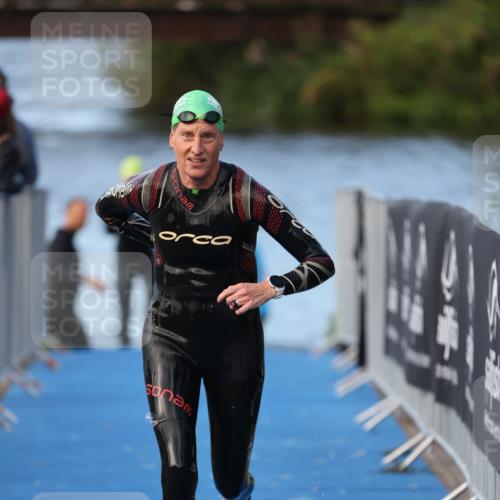 25.08.2024 - Elbe Triathlon Hamburg H.Heesch http://msf.ph/oto/6846878 25.08.2024 08:50:18 Schwimmen 118, 127, 155, 330 meine-sportfotos.de