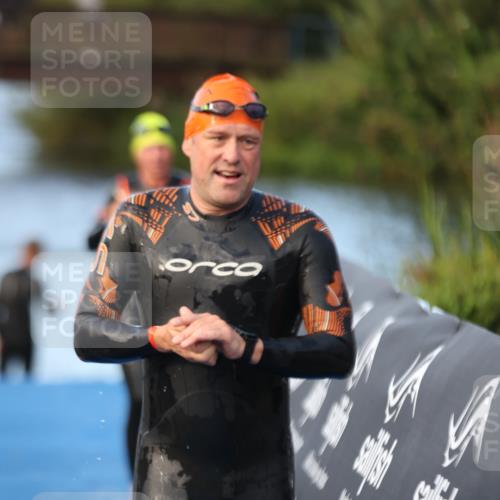 25.08.2024 - Elbe Triathlon Hamburg H.Heesch http://msf.ph/oto/6847155 25.08.2024 08:50:53 Schwimmen 173 meine-sportfotos.de
