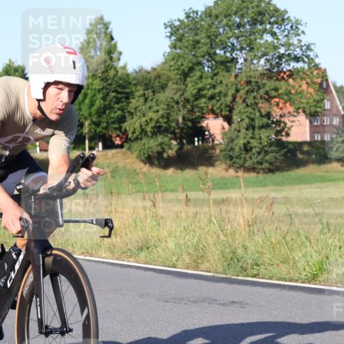 25.08.2024 - Elbe Triathlon Hamburg Fuchs,  Jonas http://msf.ph/oto/6847244 25.08.2024 09:09:14 Radfahren 278, 161, 105, 142, 261 meine-sportfotos.de