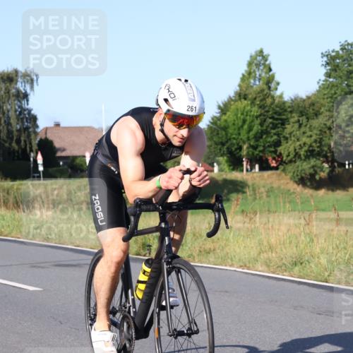 25.08.2024 - Elbe Triathlon Hamburg Fuchs,  Jonas http://msf.ph/oto/6847326 25.08.2024 09:09:19 Radfahren 105, 142, 261, 121, 141, 46, 303 meine-sportfotos.de