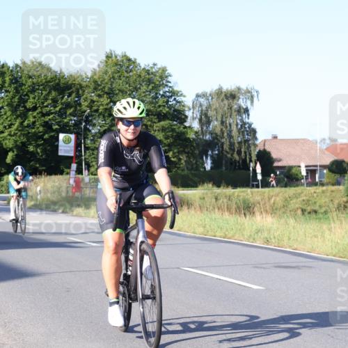 25.08.2024 - Elbe Triathlon Hamburg Fuchs,  Jonas http://msf.ph/oto/6847382 25.08.2024 09:09:22 Radfahren 261, 121, 141, 46, 303 meine-sportfotos.de