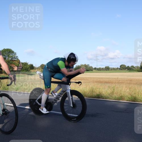 25.08.2024 - Elbe Triathlon Hamburg Fuchs,  Jonas http://msf.ph/oto/6847414 25.08.2024 09:09:24 Radfahren 261, 121, 141, 46, 303, 198 meine-sportfotos.de