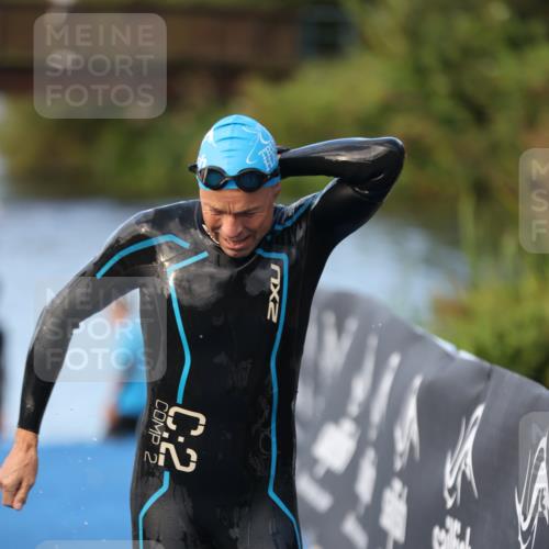 25.08.2024 - Elbe Triathlon Hamburg H.Heesch http://msf.ph/oto/6847444 25.08.2024 08:51:28 Schwimmen 163 meine-sportfotos.de
