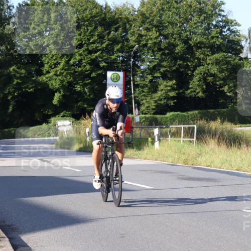 25.08.2024 - Elbe Triathlon Hamburg Fuchs,  Jonas http://msf.ph/oto/6847447 25.08.2024 09:09:29 Radfahren 303, 198, 186 meine-sportfotos.de
