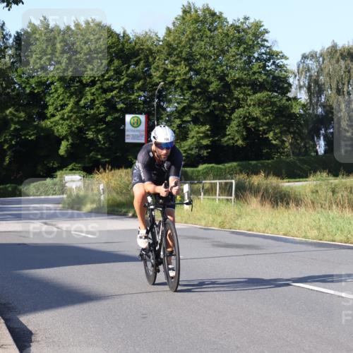 25.08.2024 - Elbe Triathlon Hamburg Fuchs,  Jonas http://msf.ph/oto/6847453 25.08.2024 09:09:29 Radfahren 303, 198, 186 meine-sportfotos.de