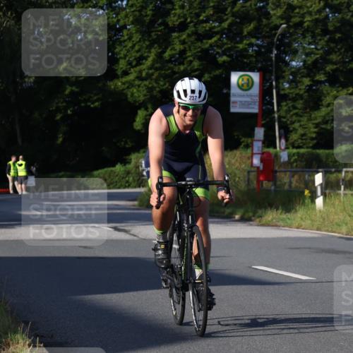25.08.2024 - Elbe Triathlon Hamburg Fuchs,  Jonas http://msf.ph/oto/6847607 25.08.2024 09:09:48 Radfahren 160, 285, 237 meine-sportfotos.de