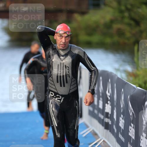 25.08.2024 - Elbe Triathlon Hamburg H.Heesch http://msf.ph/oto/6847609 25.08.2024 08:52:29 Schwimmen 128, 156 meine-sportfotos.de