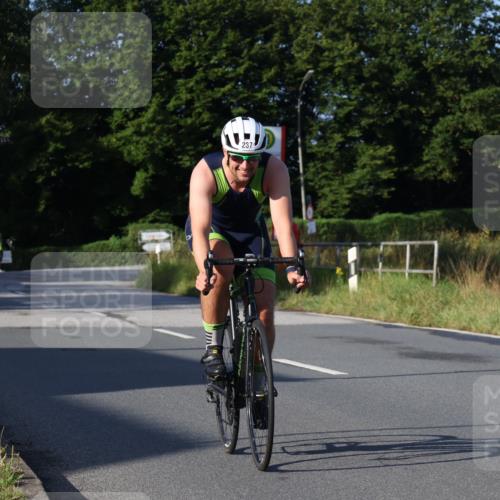 25.08.2024 - Elbe Triathlon Hamburg Fuchs,  Jonas http://msf.ph/oto/6847613 25.08.2024 09:09:48 Radfahren 160, 285, 237 meine-sportfotos.de