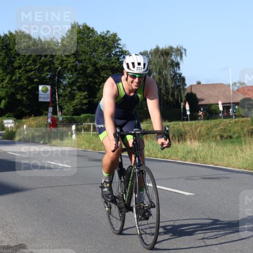 25.08.2024 - Elbe Triathlon Hamburg Fuchs,  Jonas http://msf.ph/oto/6847624 25.08.2024 09:09:48 Radfahren 160, 285, 237 meine-sportfotos.de
