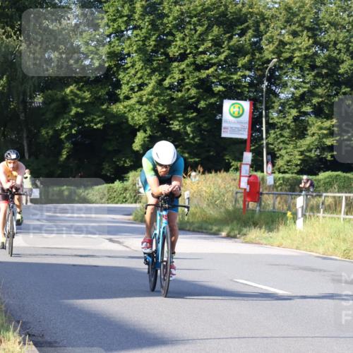 25.08.2024 - Elbe Triathlon Hamburg Fuchs,  Jonas http://msf.ph/oto/6847653 25.08.2024 09:09:58 Radfahren 45, 76, 202 meine-sportfotos.de