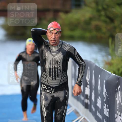 25.08.2024 - Elbe Triathlon Hamburg H.Heesch http://msf.ph/oto/6847656 25.08.2024 08:52:29 Schwimmen 128, 156 meine-sportfotos.de