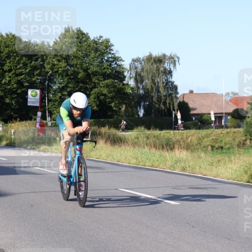 25.08.2024 - Elbe Triathlon Hamburg Fuchs,  Jonas http://msf.ph/oto/6847676 25.08.2024 09:09:59 Radfahren 45, 76, 202 meine-sportfotos.de
