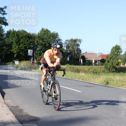25.08.2024 - Elbe Triathlon Hamburg Fuchs,  Jonas http://msf.ph/oto/6847702 25.08.2024 09:10:00 Radfahren 45, 76, 202 meine-sportfotos.de