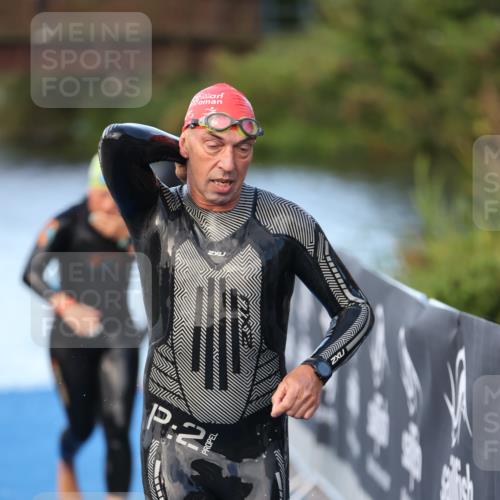25.08.2024 - Elbe Triathlon Hamburg H.Heesch http://msf.ph/oto/6847731 25.08.2024 08:52:30 Schwimmen 128, 156 meine-sportfotos.de