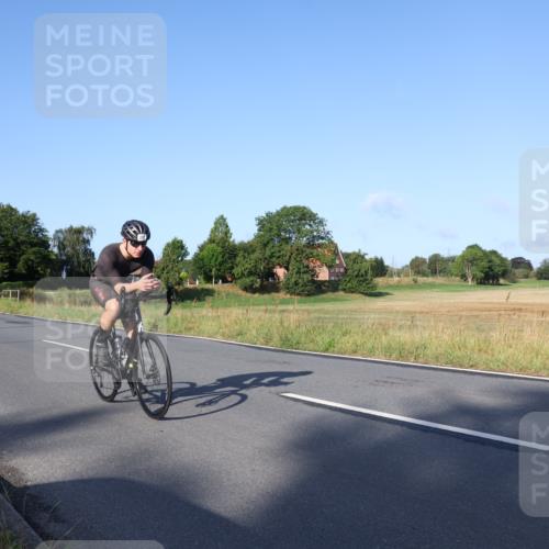 25.08.2024 - Elbe Triathlon Hamburg Fuchs,  Jonas http://msf.ph/oto/6847760 25.08.2024 09:10:03 Radfahren 45, 76, 202, 95, 166, 64, 248 meine-sportfotos.de