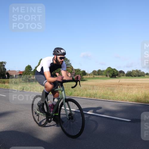 25.08.2024 - Elbe Triathlon Hamburg Fuchs,  Jonas http://msf.ph/oto/6847901 25.08.2024 09:10:11 Radfahren 95, 166, 64, 248, 60 meine-sportfotos.de