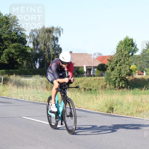 25.08.2024 - Elbe Triathlon Hamburg Fuchs,  Jonas http://msf.ph/oto/6847914 25.08.2024 09:10:12 Radfahren 95, 166, 64, 248, 60 meine-sportfotos.de