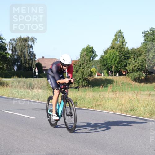 25.08.2024 - Elbe Triathlon Hamburg Fuchs,  Jonas http://msf.ph/oto/6847922 25.08.2024 09:10:12 Radfahren 95, 166, 64, 248, 60 meine-sportfotos.de
