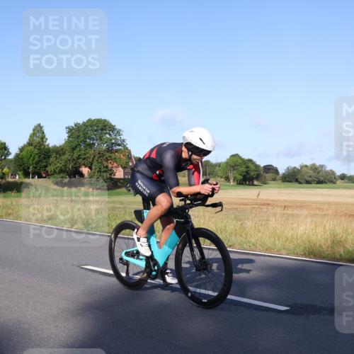 25.08.2024 - Elbe Triathlon Hamburg Fuchs,  Jonas http://msf.ph/oto/6847935 25.08.2024 09:10:12 Radfahren 95, 166, 64, 248, 60 meine-sportfotos.de