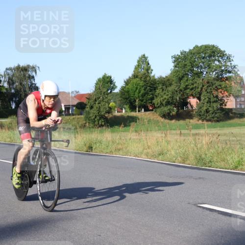 25.08.2024 - Elbe Triathlon Hamburg Fuchs,  Jonas http://msf.ph/oto/6848094 25.08.2024 09:10:28 Radfahren 258, 86, 94 meine-sportfotos.de