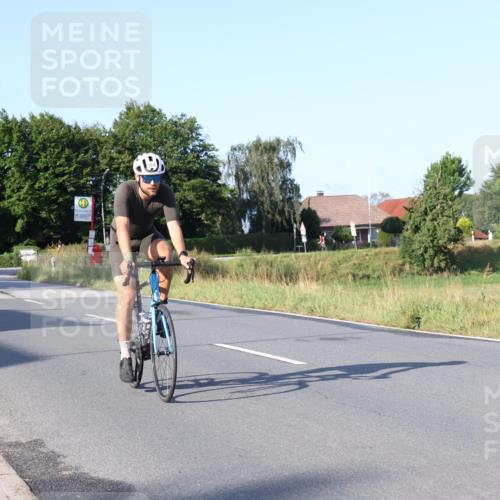 25.08.2024 - Elbe Triathlon Hamburg Fuchs,  Jonas http://msf.ph/oto/6848170 25.08.2024 09:10:39 Radfahren 94, 222, 309, 122 meine-sportfotos.de