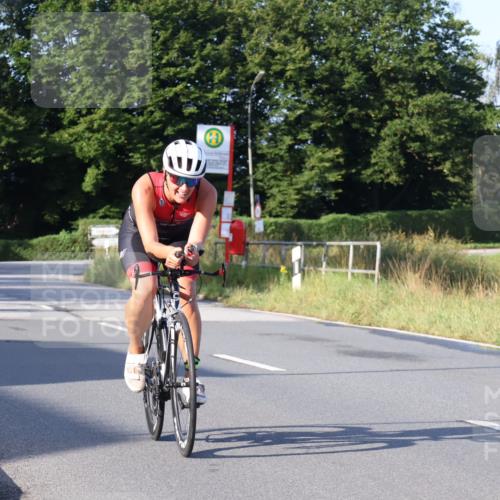 25.08.2024 - Elbe Triathlon Hamburg Fuchs,  Jonas http://msf.ph/oto/6848265 25.08.2024 09:10:44 Radfahren 222, 309, 122, 74, 230 meine-sportfotos.de