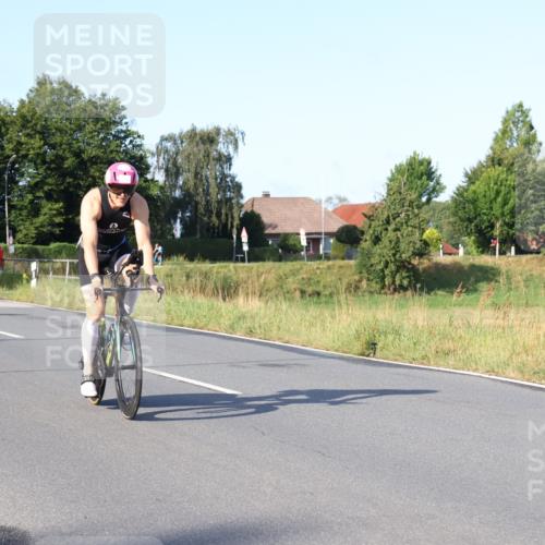 25.08.2024 - Elbe Triathlon Hamburg Fuchs,  Jonas http://msf.ph/oto/6848319 25.08.2024 09:10:47 Radfahren 309, 122, 74, 230, 77 meine-sportfotos.de