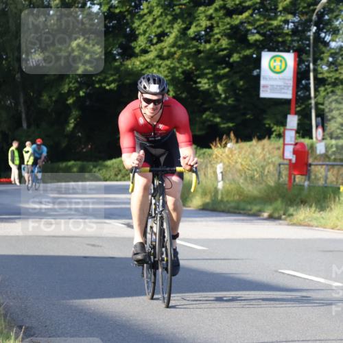 25.08.2024 - Elbe Triathlon Hamburg Fuchs,  Jonas http://msf.ph/oto/6848405 25.08.2024 09:10:51 Radfahren 74, 230, 77, 238, 97 meine-sportfotos.de