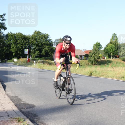 25.08.2024 - Elbe Triathlon Hamburg Fuchs,  Jonas http://msf.ph/oto/6848444 25.08.2024 09:10:52 Radfahren 74, 230, 77, 238, 97 meine-sportfotos.de