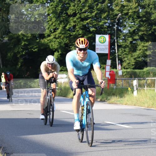 25.08.2024 - Elbe Triathlon Hamburg Fuchs,  Jonas http://msf.ph/oto/6848498 25.08.2024 09:10:57 Radfahren 77, 238, 97, 284, 210 meine-sportfotos.de