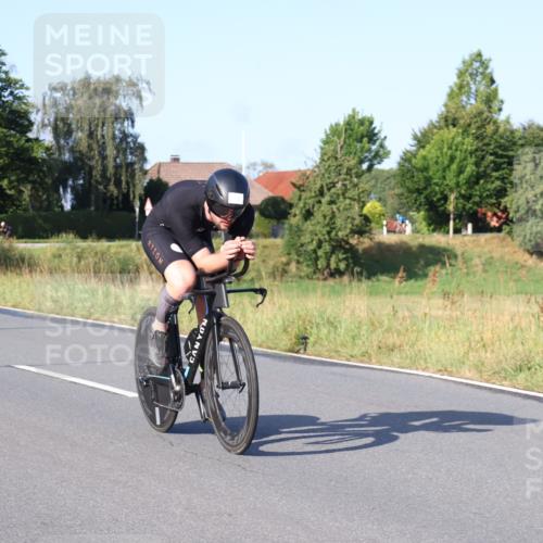 25.08.2024 - Elbe Triathlon Hamburg Fuchs,  Jonas http://msf.ph/oto/6848786 25.08.2024 09:11:19 Radfahren 270, 47, 318, 226 meine-sportfotos.de