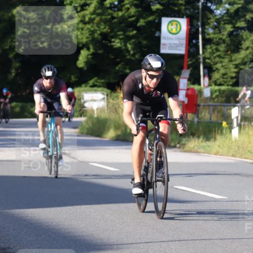 25.08.2024 - Elbe Triathlon Hamburg Fuchs,  Jonas http://msf.ph/oto/6848990 25.08.2024 09:11:35 Radfahren 282, 61, 293, 193, 87, 52 meine-sportfotos.de