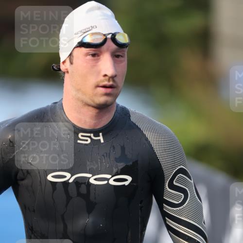 25.08.2024 - Elbe Triathlon Hamburg H.Heesch http://msf.ph/oto/6849248 25.08.2024 08:55:37 Schwimmen 232 meine-sportfotos.de