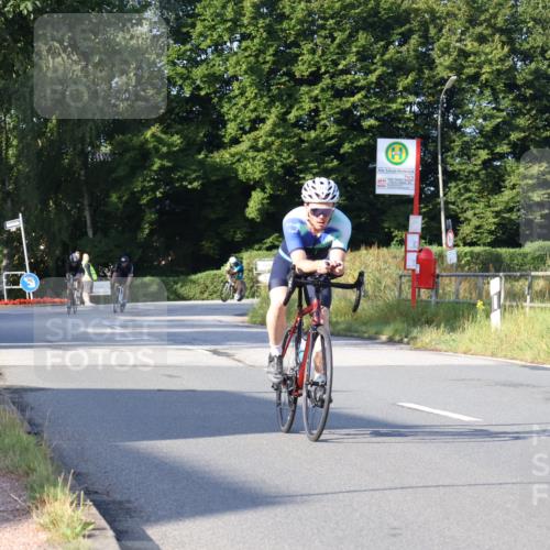 25.08.2024 - Elbe Triathlon Hamburg Fuchs,  Jonas http://msf.ph/oto/6849327 25.08.2024 09:11:56 Radfahren 217, 244, 194 meine-sportfotos.de