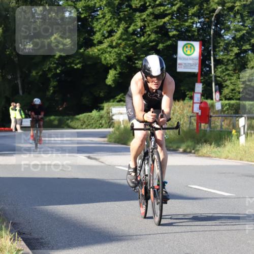 25.08.2024 - Elbe Triathlon Hamburg Fuchs,  Jonas http://msf.ph/oto/6849506 25.08.2024 09:12:10 Radfahren 135, 83, 185, 182 meine-sportfotos.de