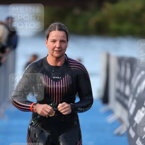 25.08.2024 - Elbe Triathlon Hamburg H.Heesch http://msf.ph/oto/6849741 25.08.2024 08:57:09 Schwimmen 141 meine-sportfotos.de