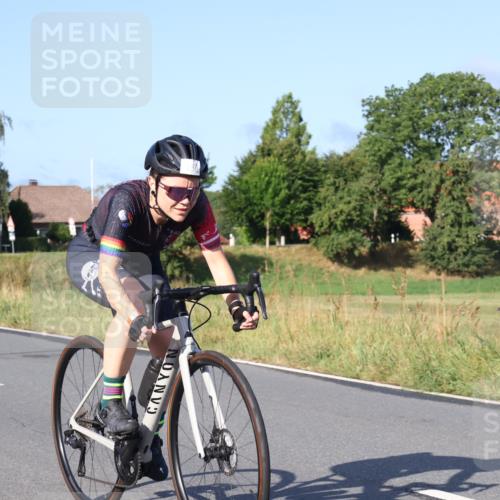 25.08.2024 - Elbe Triathlon Hamburg Fuchs,  Jonas http://msf.ph/oto/6849759 25.08.2024 09:12:29 Radfahren 152, 215, 150, 165, 233, 54 meine-sportfotos.de