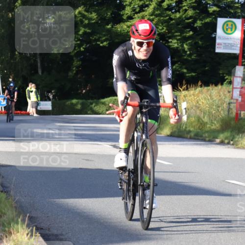 25.08.2024 - Elbe Triathlon Hamburg Fuchs,  Jonas http://msf.ph/oto/6849881 25.08.2024 09:12:40 Radfahren 233, 54, 290 meine-sportfotos.de